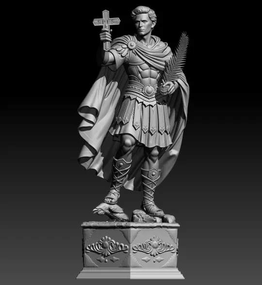 Escultura digital de Santo Expedito em armadura romana, segurando cruz erguida e palma do martírio, com corvo aos pés sobre pedestal ornamentado